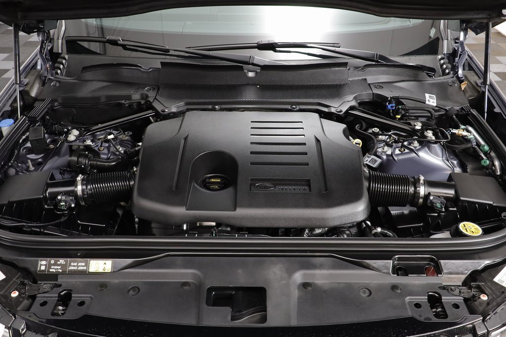 Used 2024 Land Rover Discovery Dynamic SE image 25