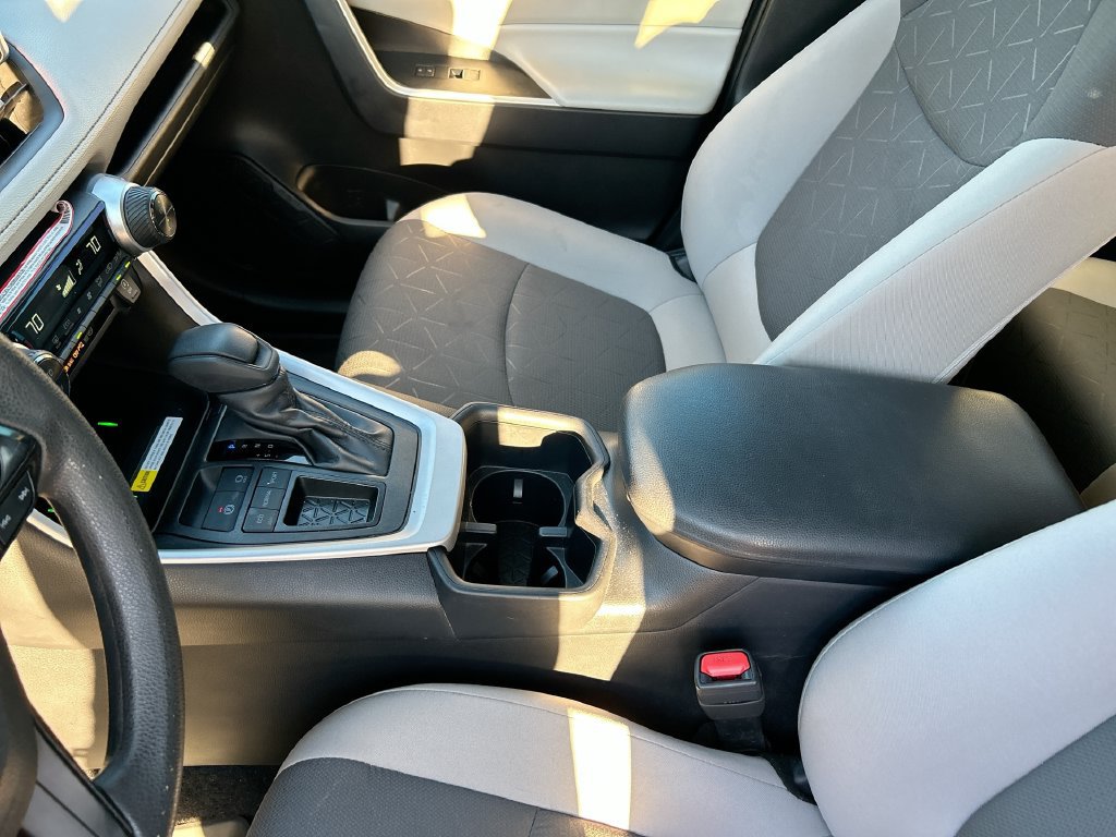 Used 2025 Toyota RAV4 XLE w/ Convenience Package FWD image 29