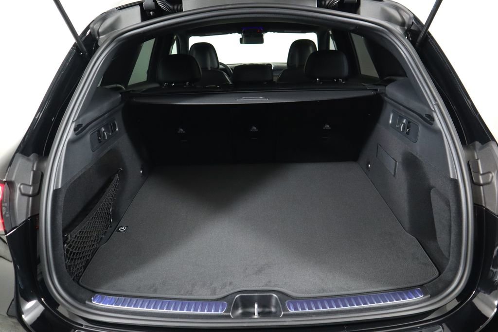 Used 2025 Mercedes-Benz GLC 300 image 28