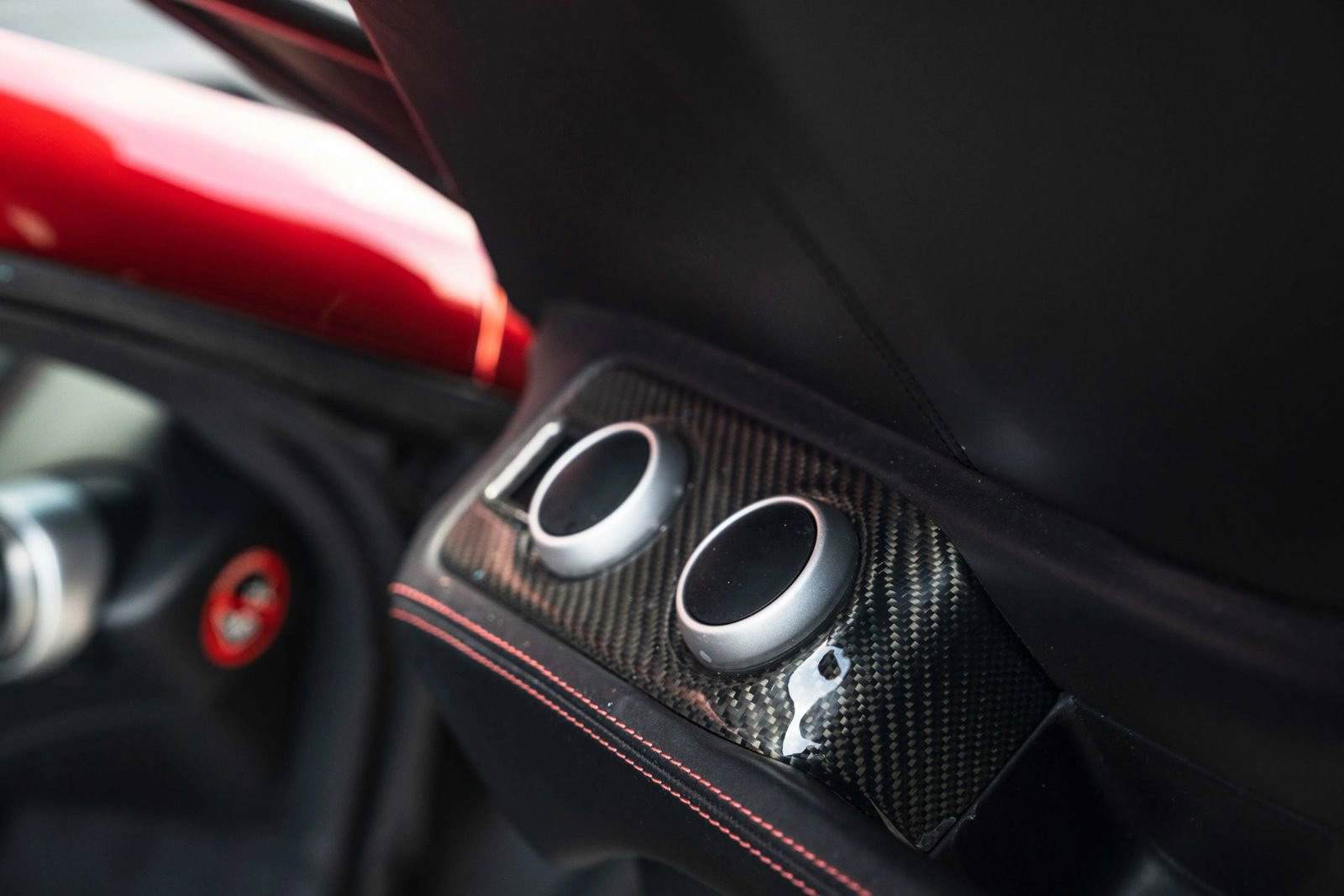 Used 2014 McLaren MP4-12C Spider RWD image 13