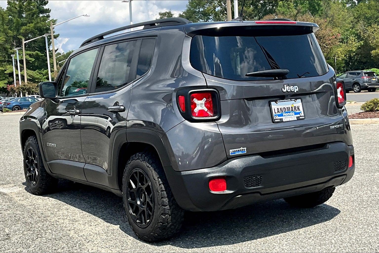 Used 2017 Jeep Renegade Sport w/ Power & Air Group FWD image 12