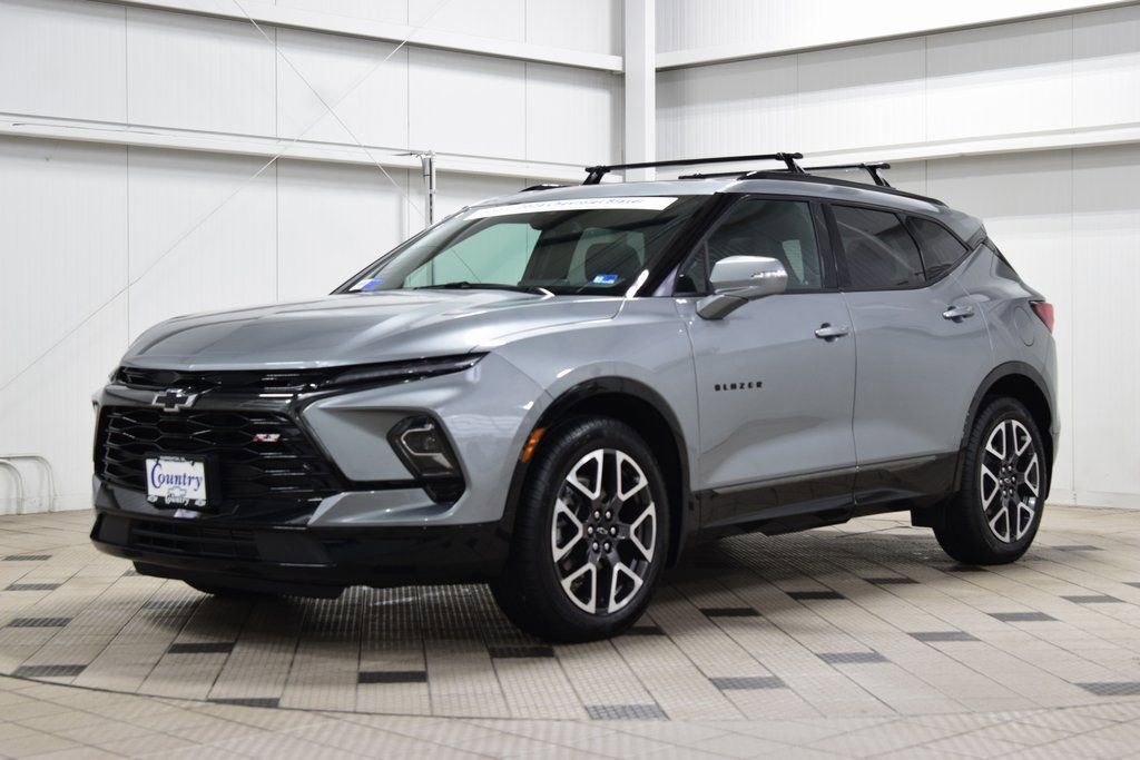 Used 2024 Chevrolet Blazer RS w/ Enhanced Convenience Package image 3