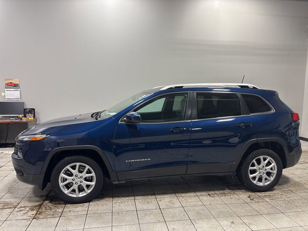 Used 2018 Jeep Cherokee Latitude Plus w/ Comfort/Convenience Group image 10