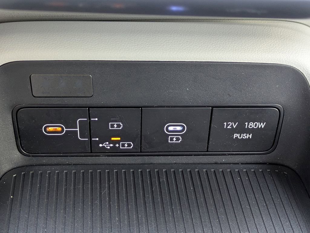 Certified 2025 Hyundai Kona SE FWD image 23