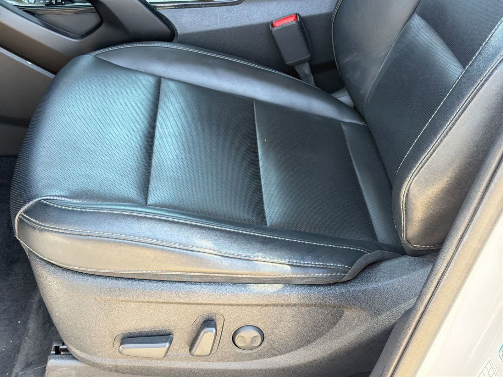 Used 2025 Kia Telluride S image 14