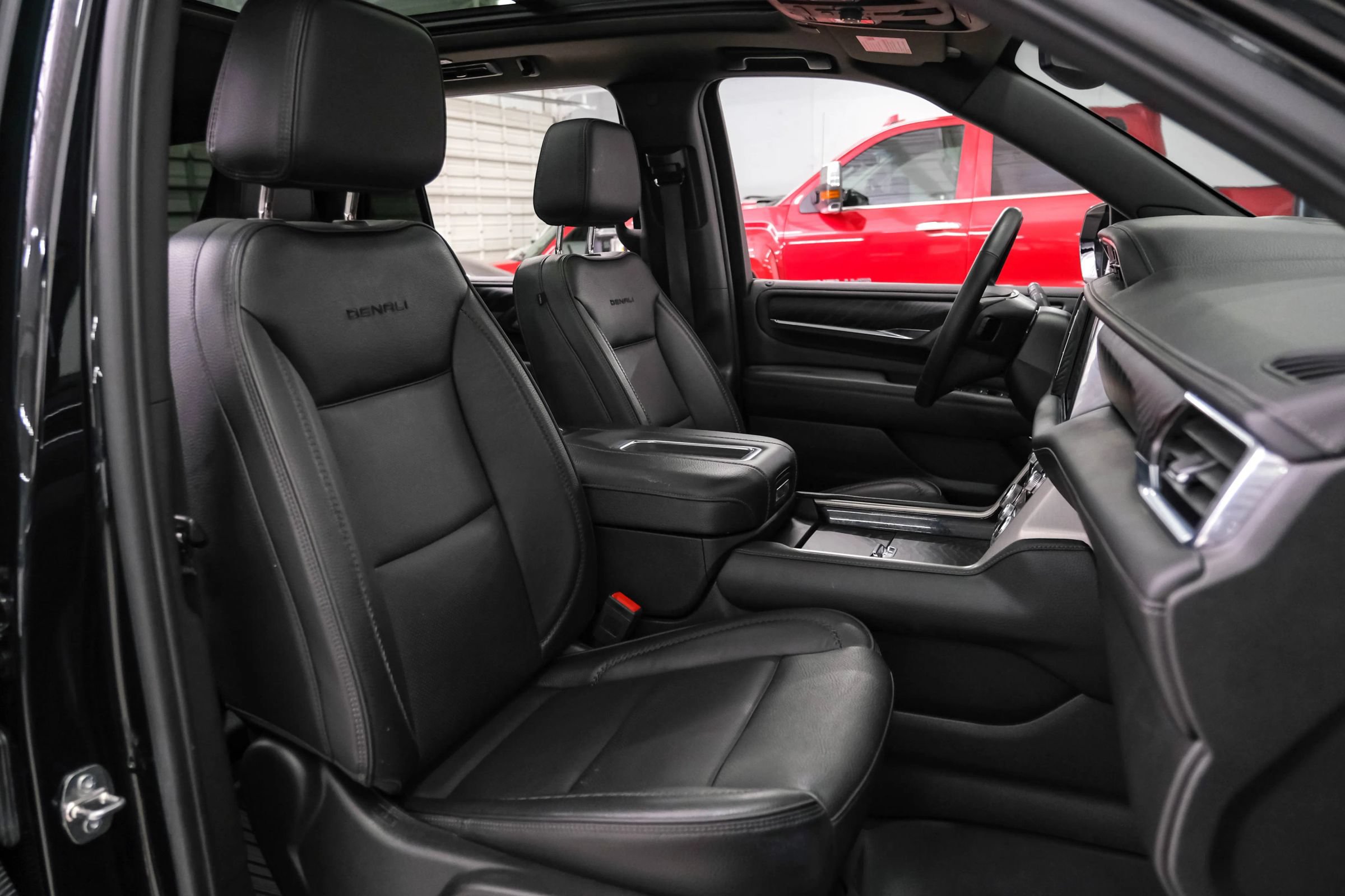 Used 2023 GMC Yukon Denali w/ LPO, Floor Liner Package RWD image 35
