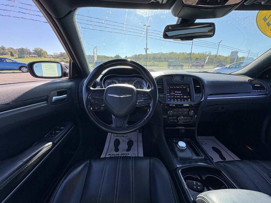 Used 2022 Chrysler 300 S image 29