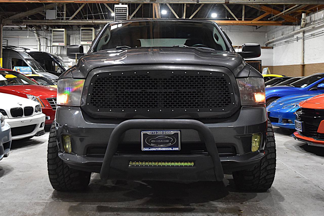 Used 2017 RAM 1500 Express w/ Express Value Package AWD/4WD image 3