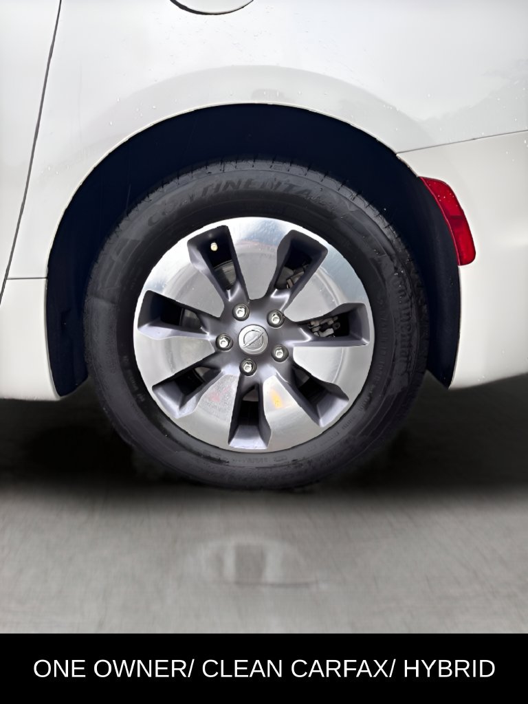 Used 2020 Chrysler Pacifica Limited w/ Advanced Safetytec Group FWD image 9