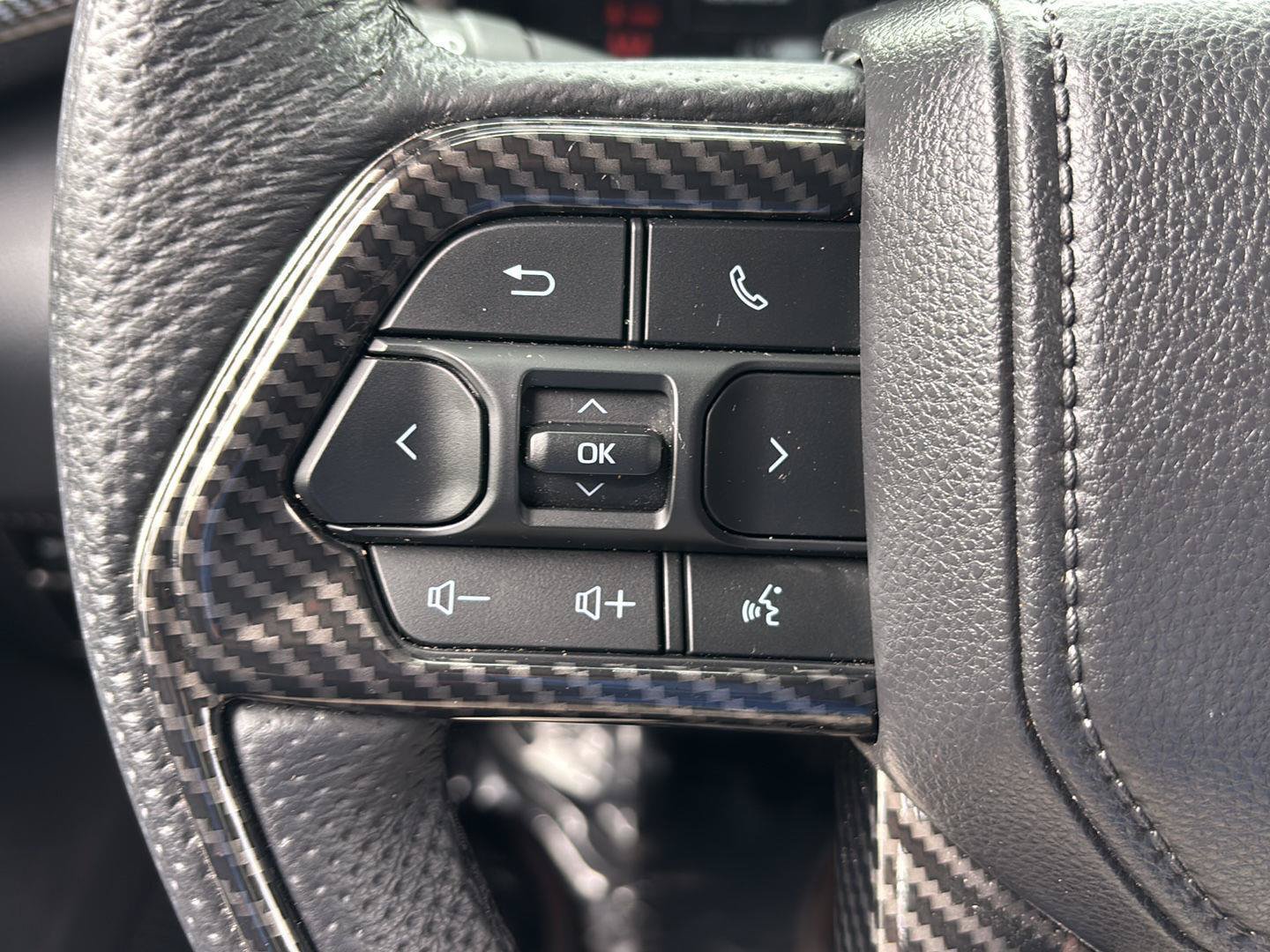 Used 2025 Toyota Tundra Limited AWD/4WD image 31