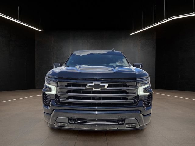 Used 2024 Chevrolet Silverado 1500 High Country w/ High Country Premium Package AWD/4WD image 2