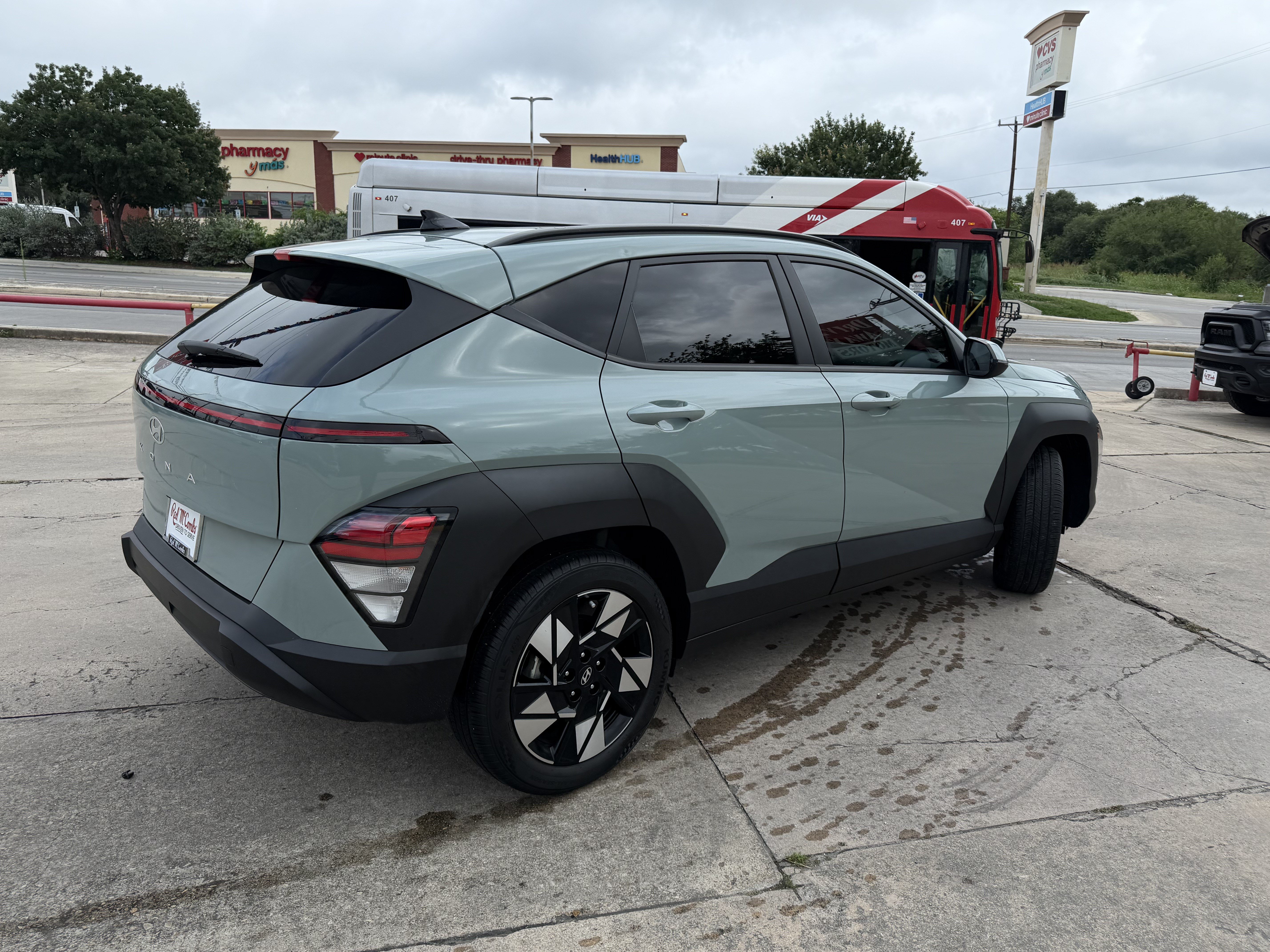 Used 2024 Hyundai Kona SEL w/ Convenience Package FWD image 8