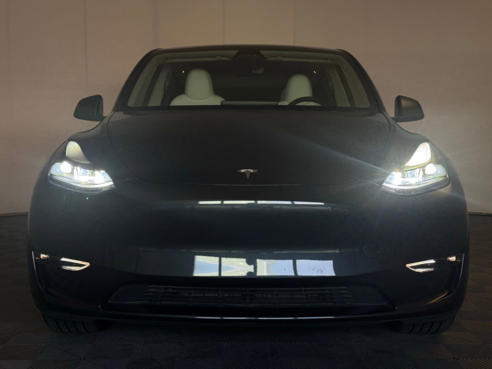 Used 2025 Tesla Model Y Long Range image 4