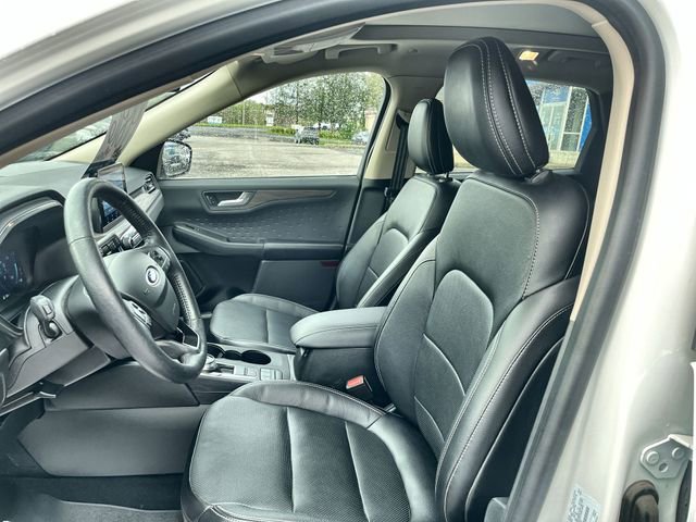 Used 2020 Ford Escape Titanium w/ Titanium Premium Package 2.0 image 15