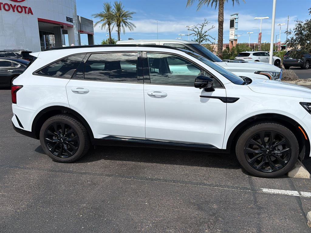 Used 2021 Kia Sorento SX image 3