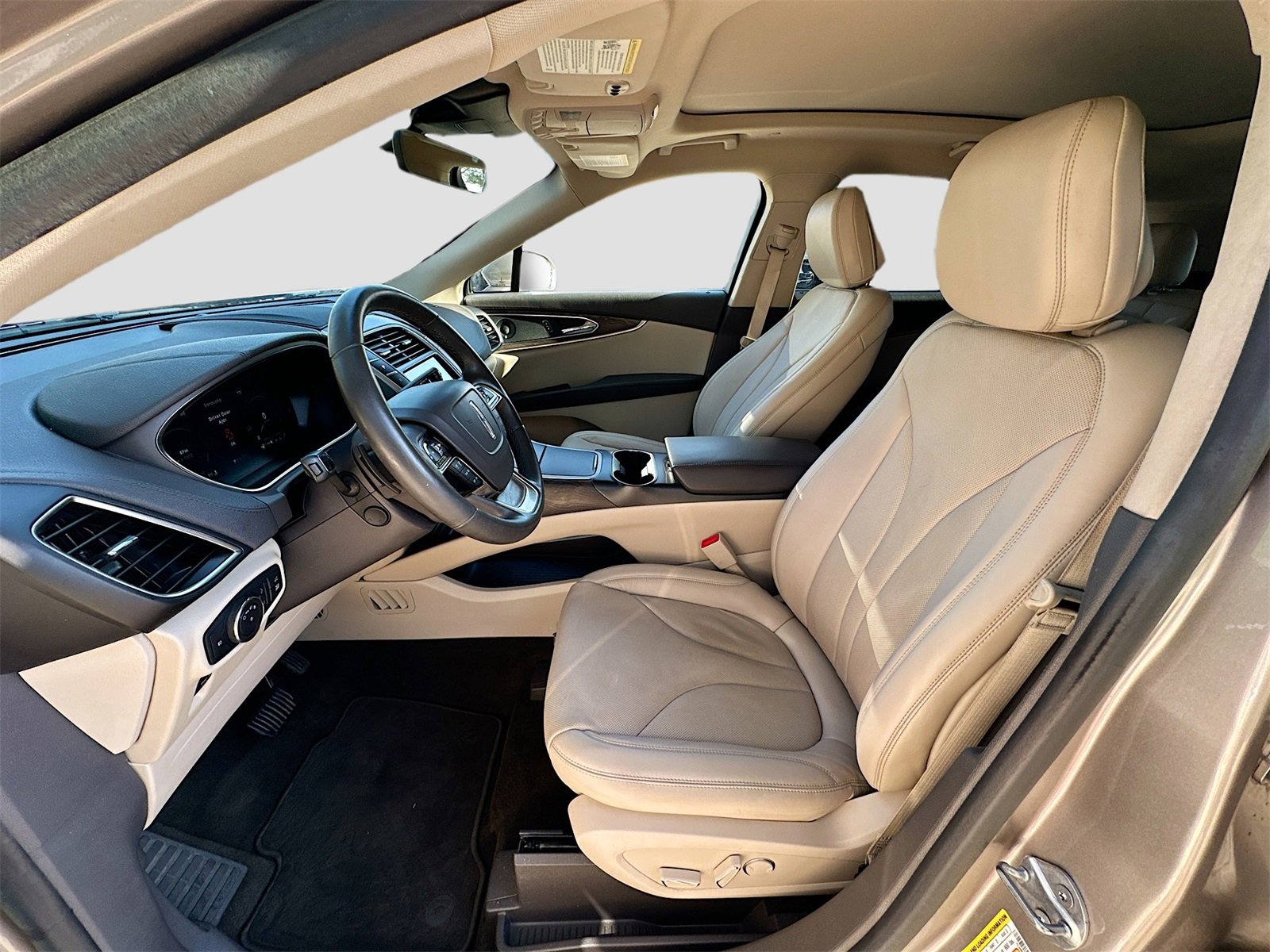 Used 2020 Lincoln Nautilus Reserve image 22