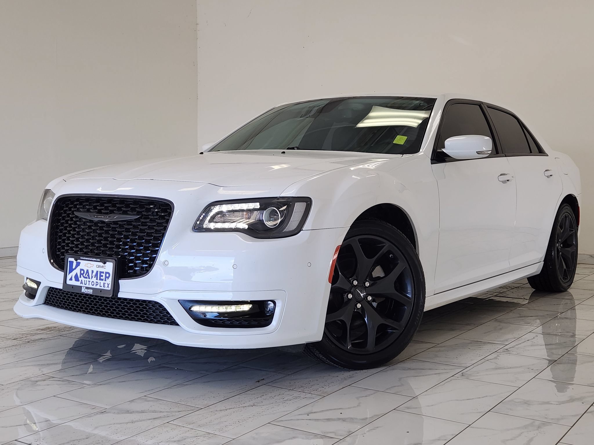 Used 2022 Chrysler 300 Touring L RWD image 1
