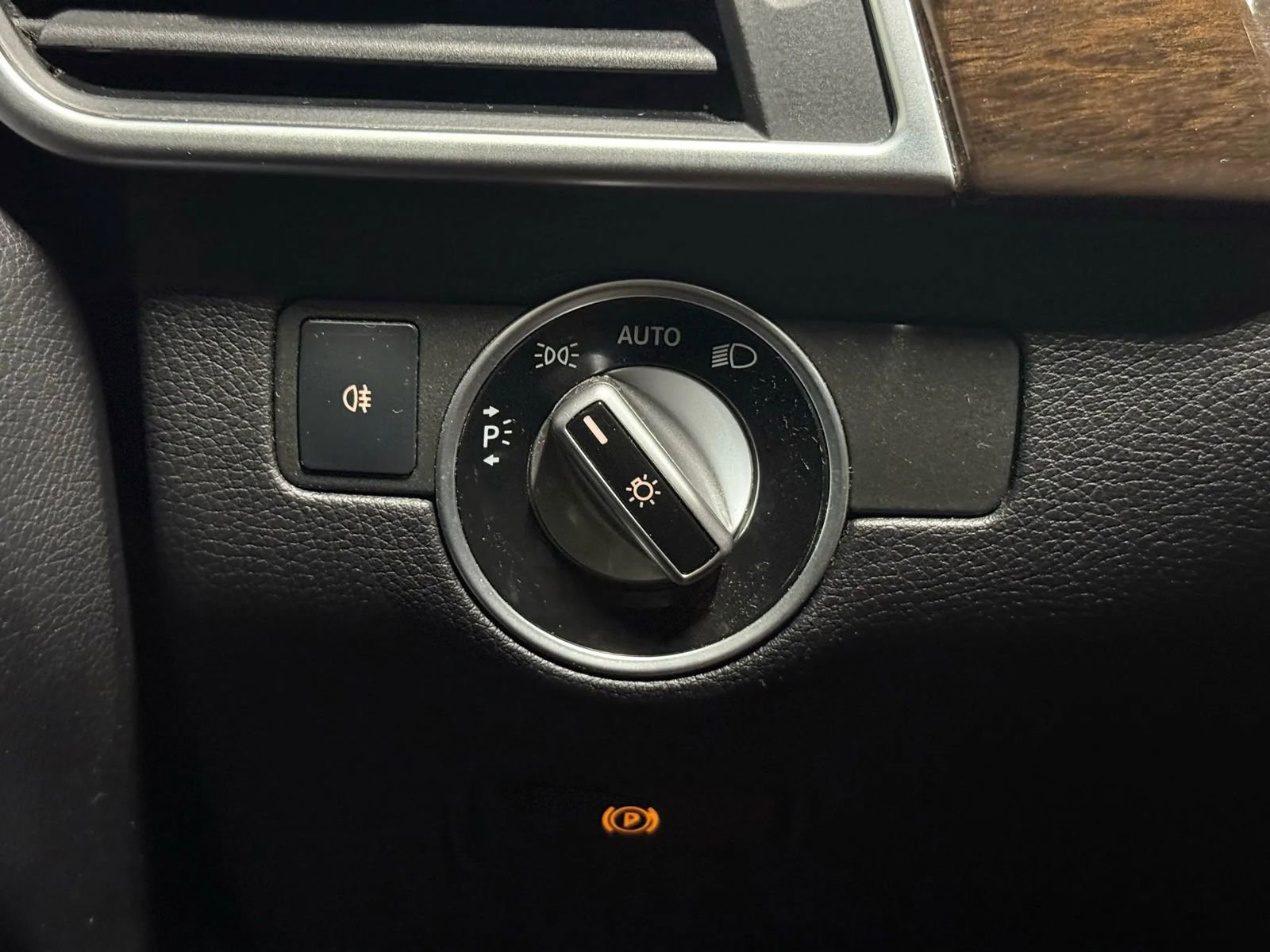 Used 2014 Mercedes-Benz GL 450 4MATIC image 28