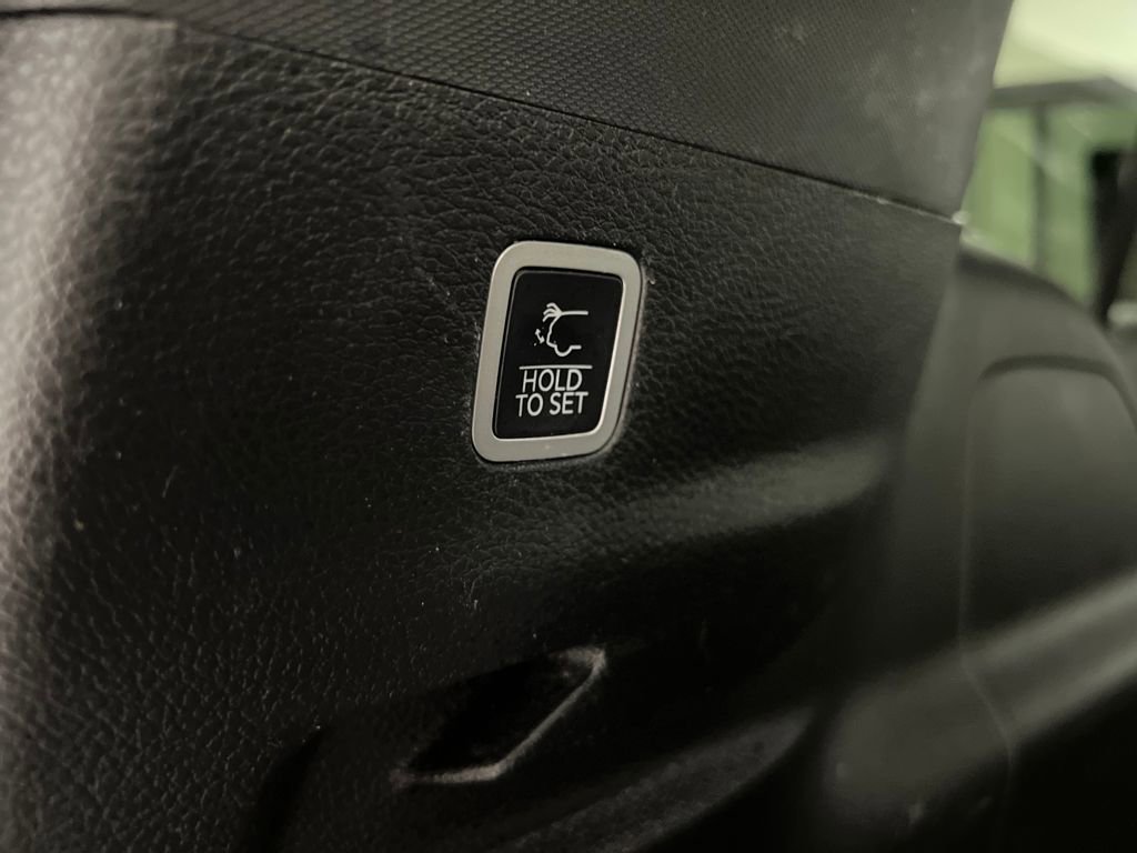 Used 2024 Jeep Wagoneer L Series II image 41