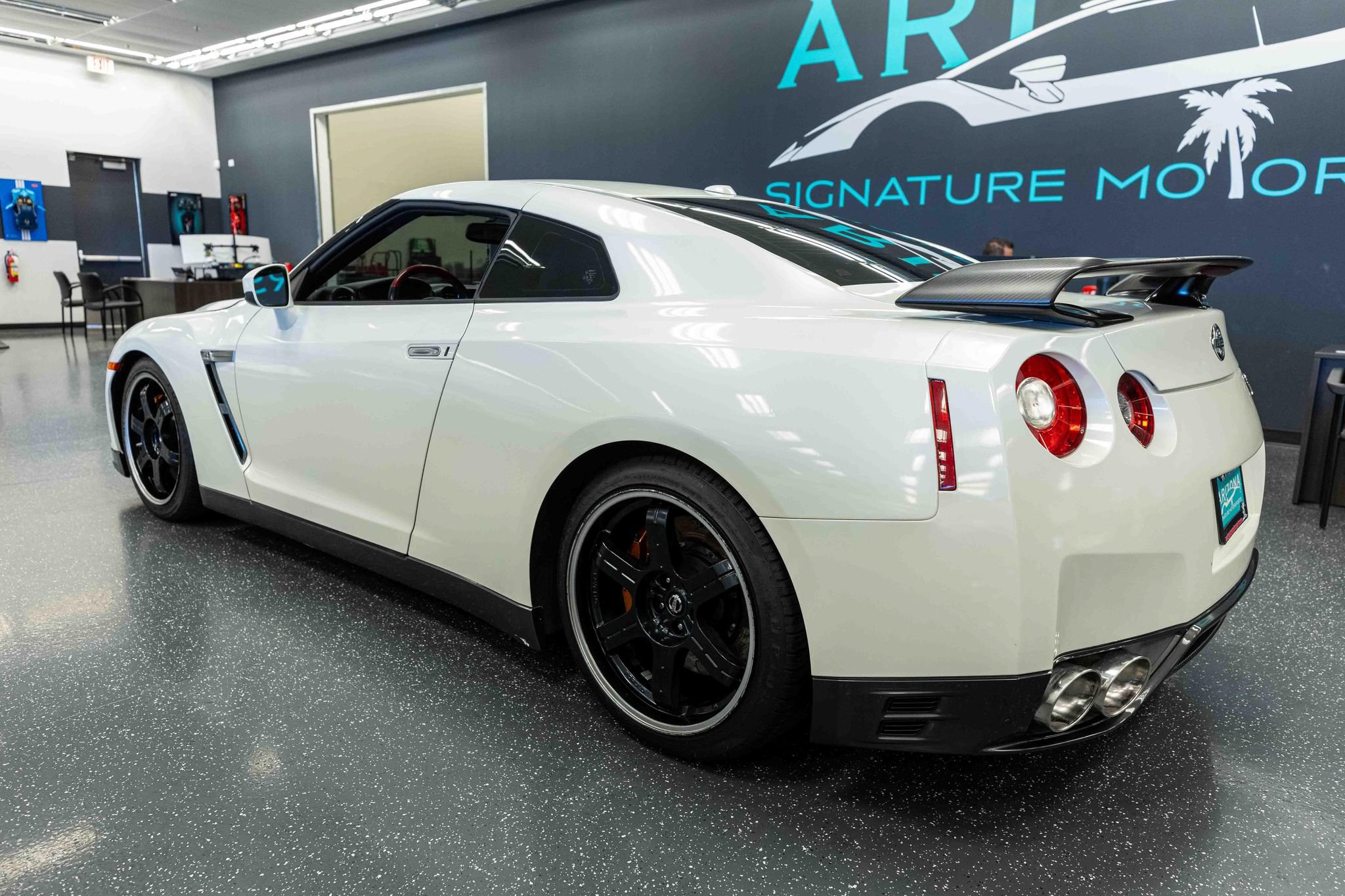 Used 2014 Nissan GT-R Black Edition AWD/4WD image 9
