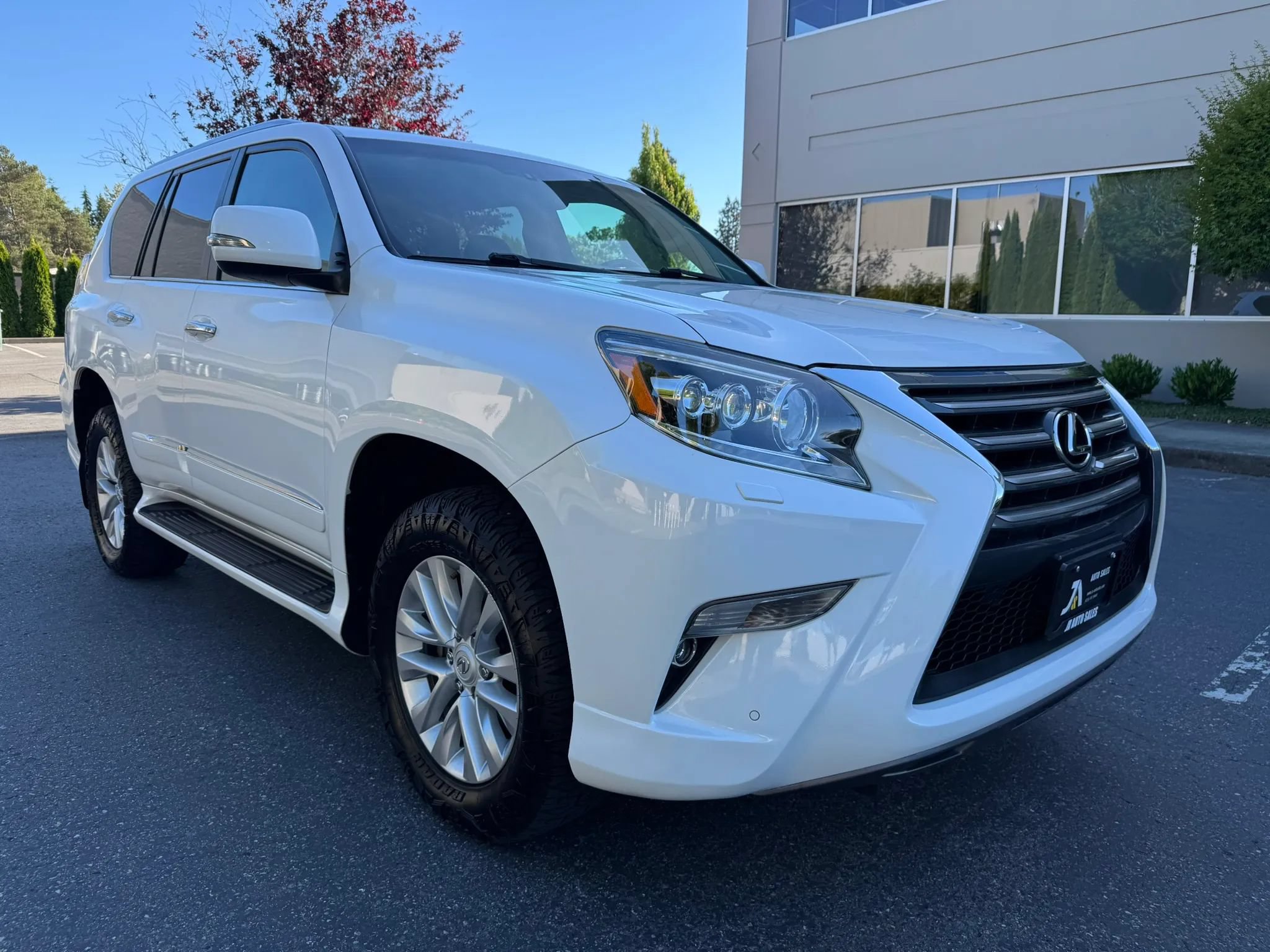 Used 2016 Lexus GX 460 w/ Premium Package AWD/4WD image 2