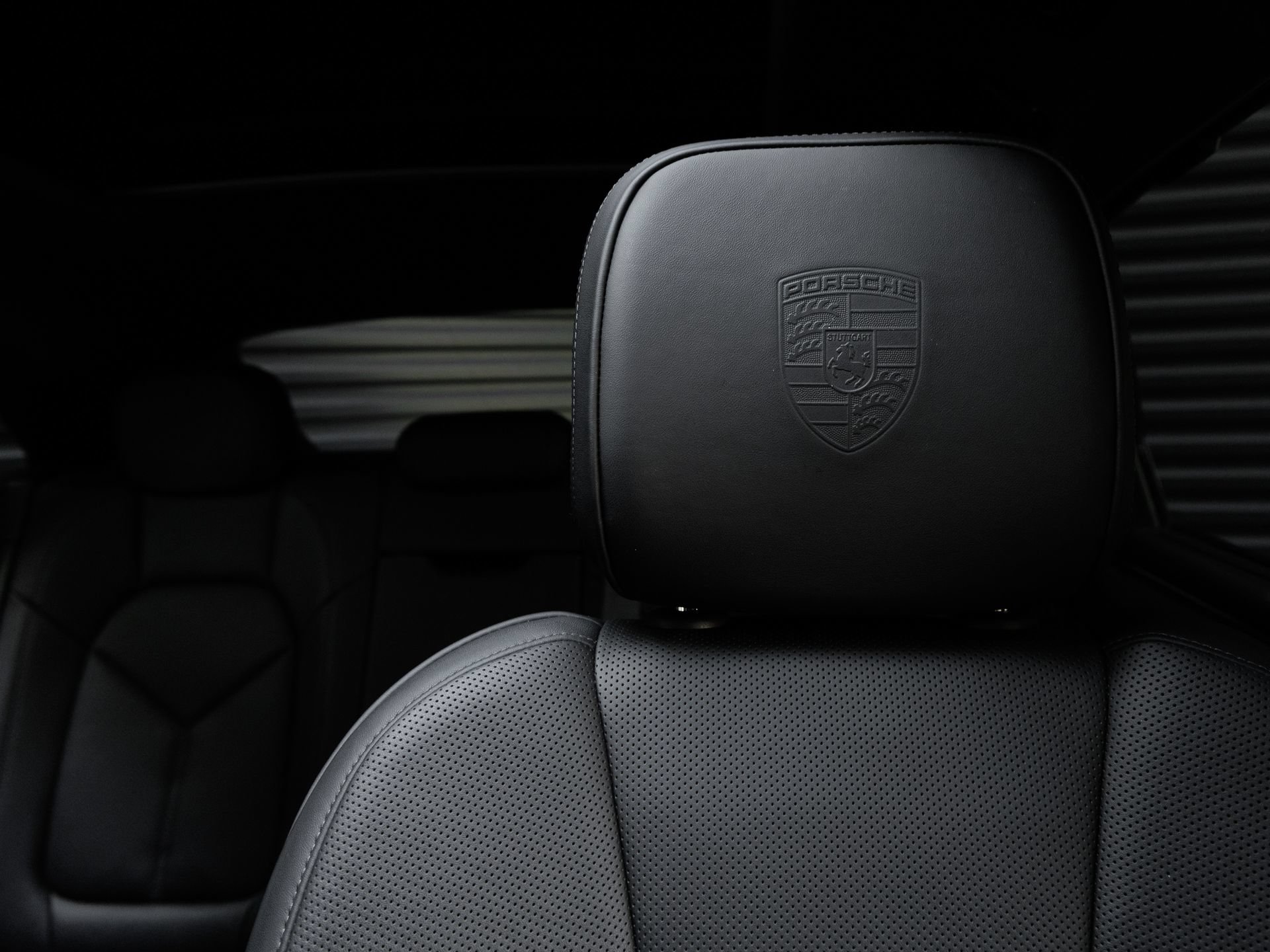 Certified 2026 Porsche Macan AWD/4WD image 15