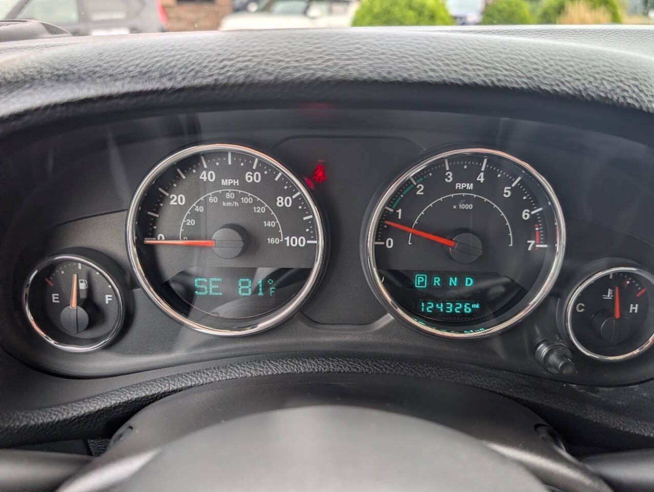 Used 2016 Jeep Wrangler Unlimited Sahara w/ Connectivity Group AWD/4WD image 19