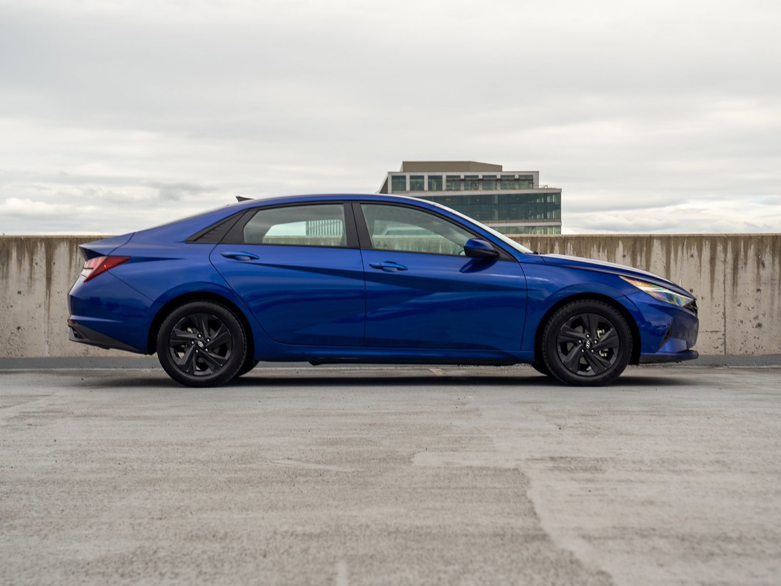Used 2022 Hyundai Elantra SEL w/ Cargo Package FWD image 6