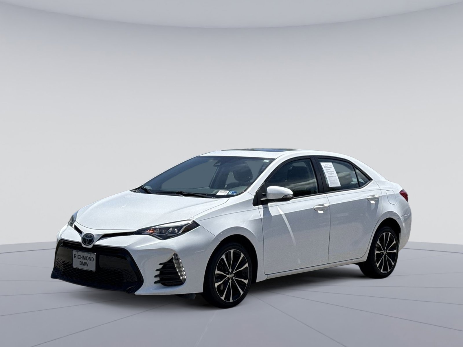 Used 2017 Toyota Corolla SE w/ SE Premium Package FWD image 1