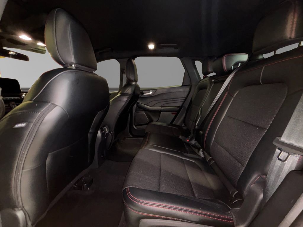 Certified 2025 Ford Escape ST-Line AWD/4WD image 10