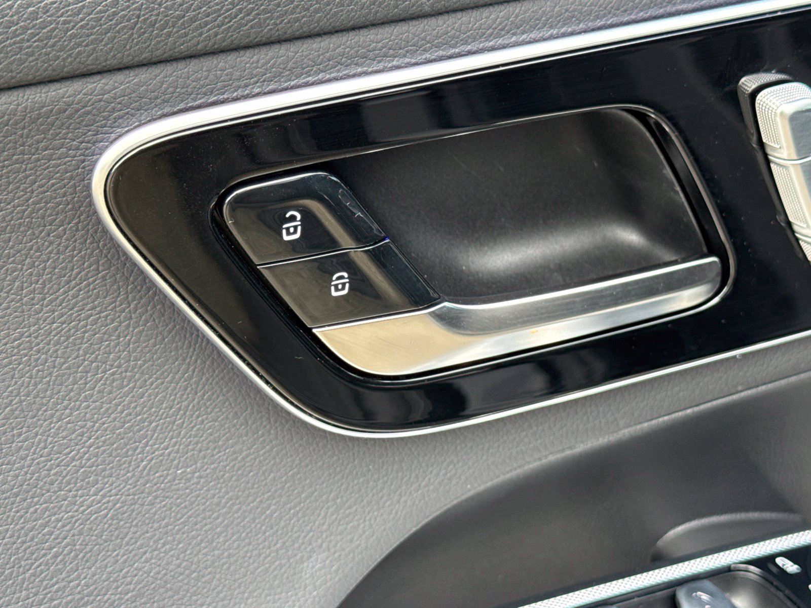 Used 2026 Mercedes-Benz GLC 300 image 22