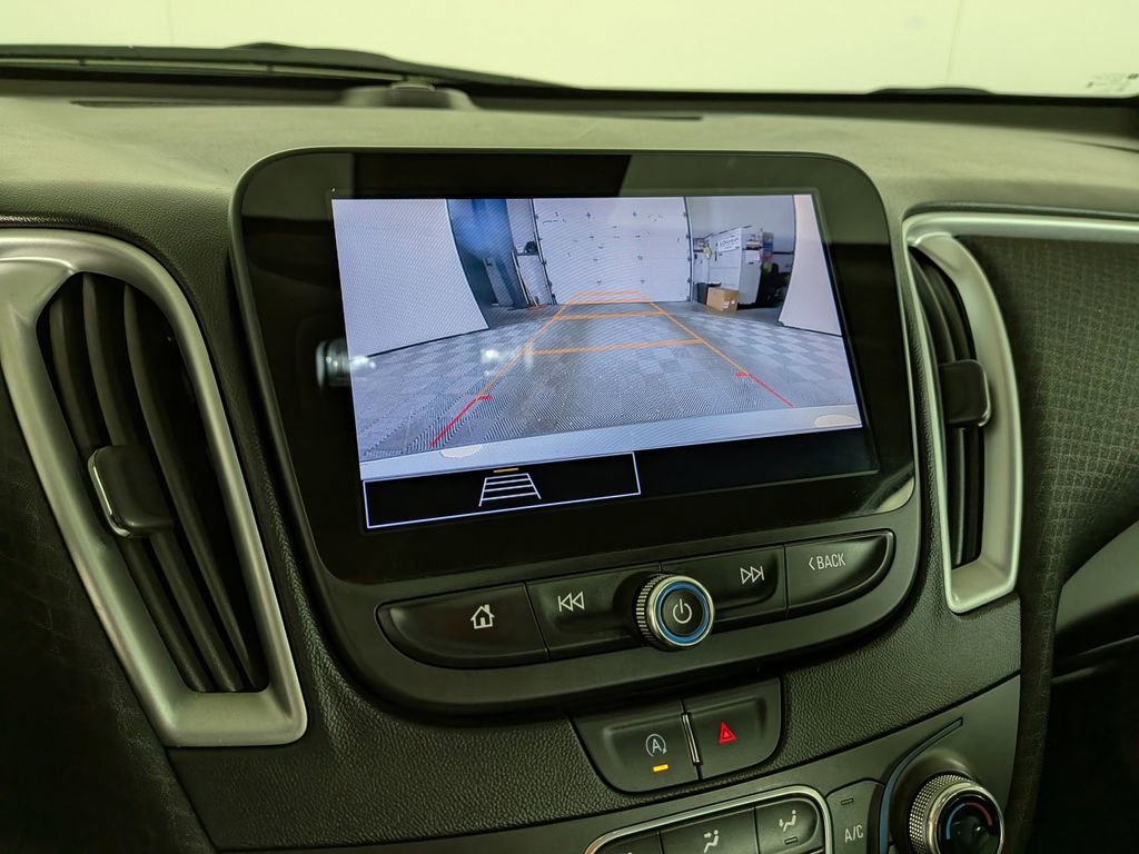 Used 2024 Chevrolet Malibu LT image 25