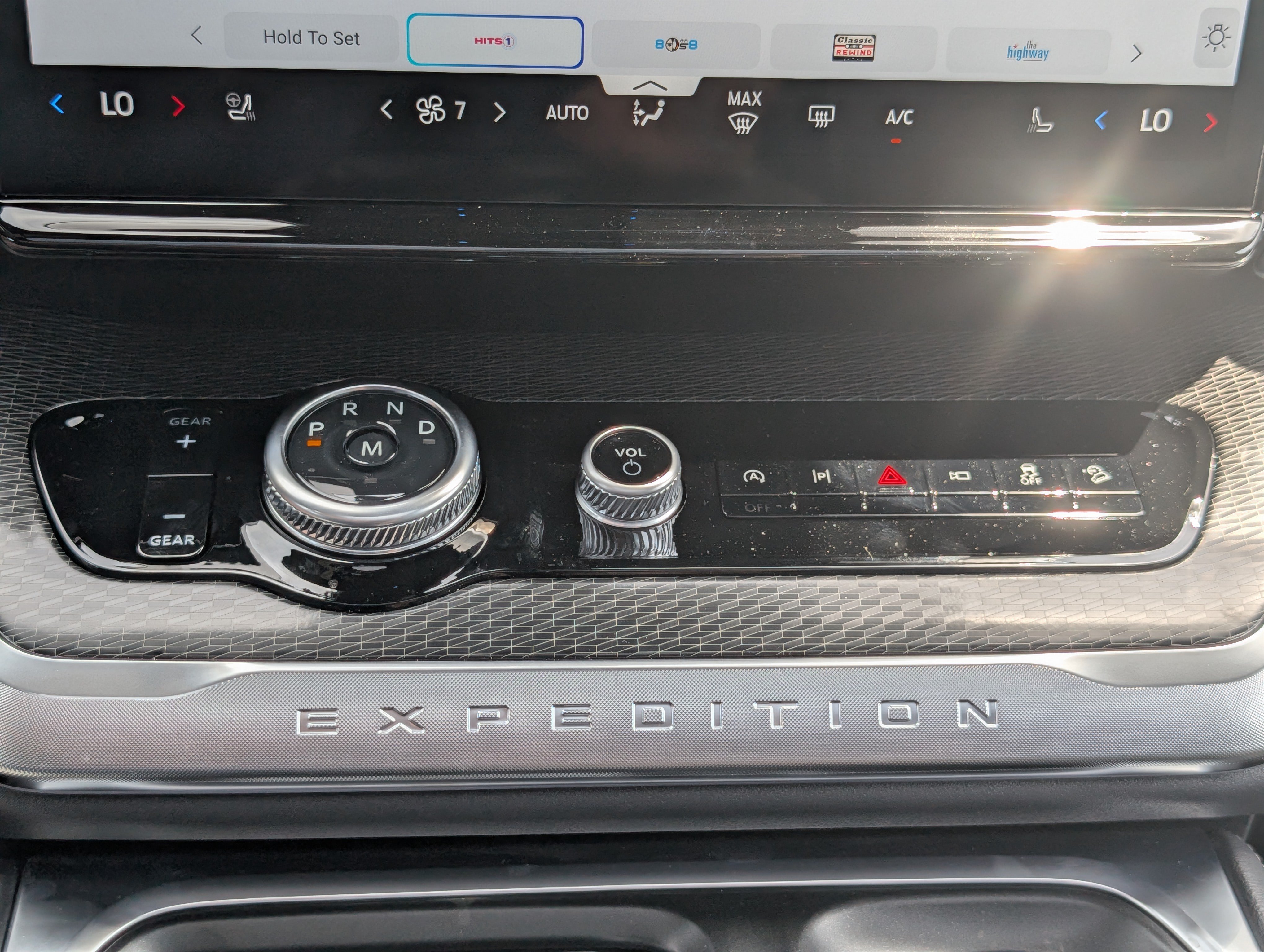 New 2026 Ford Expedition Platinum w/ Stealth Appearance Package AWD/4WD image 29