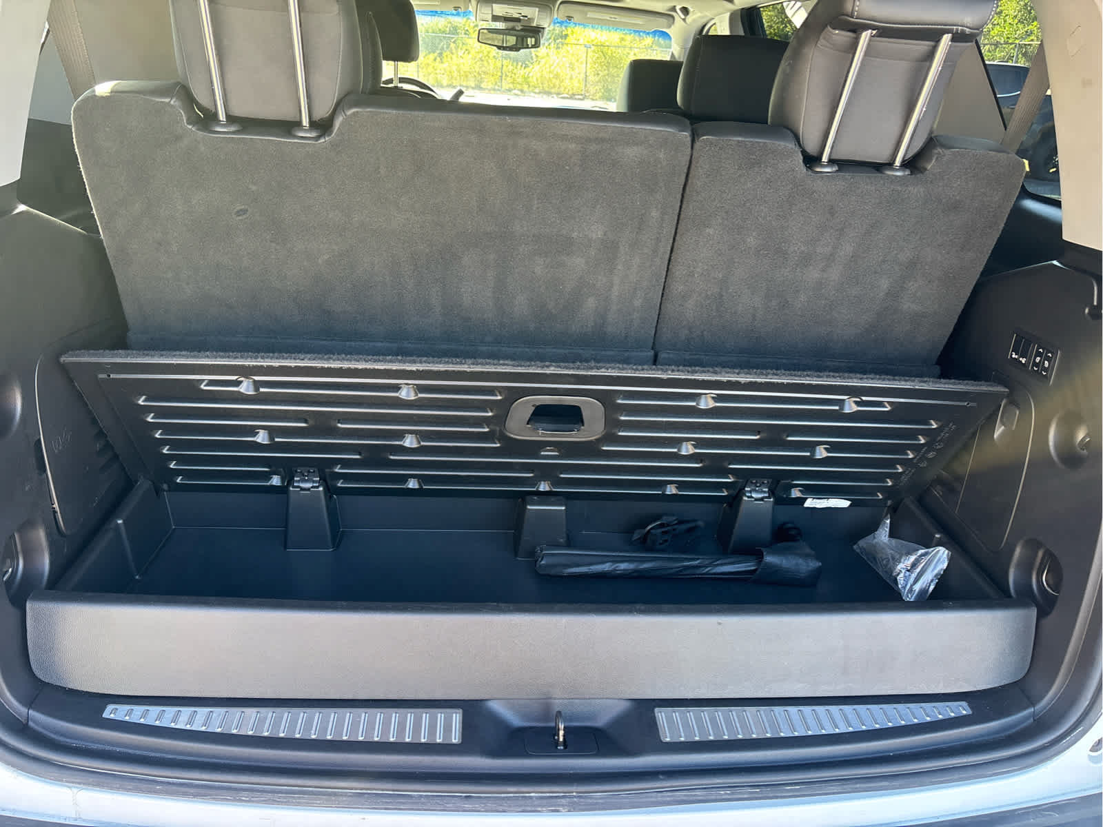 Used 2018 Chevrolet Tahoe Premier AWD/4WD image 11