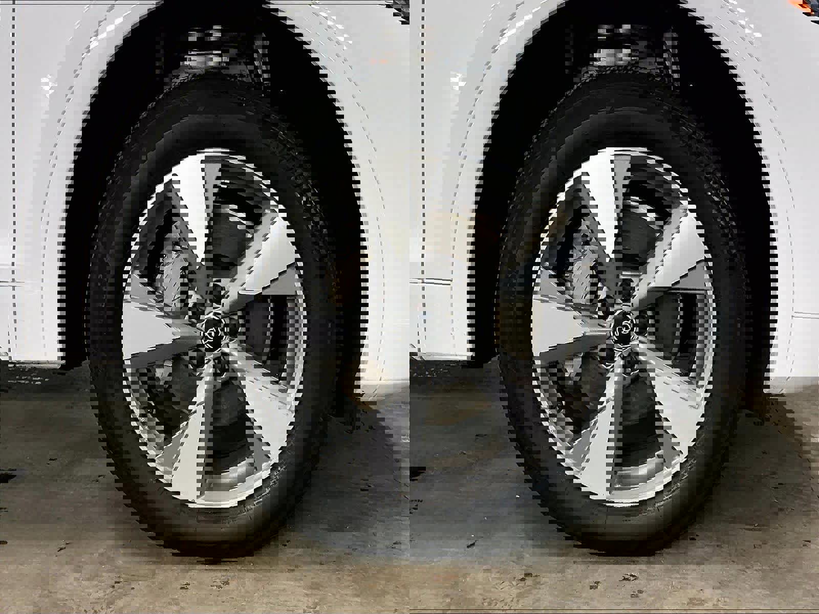 Used 2023 Audi Q5 2.0T Premium w/ Convenience Package image 12