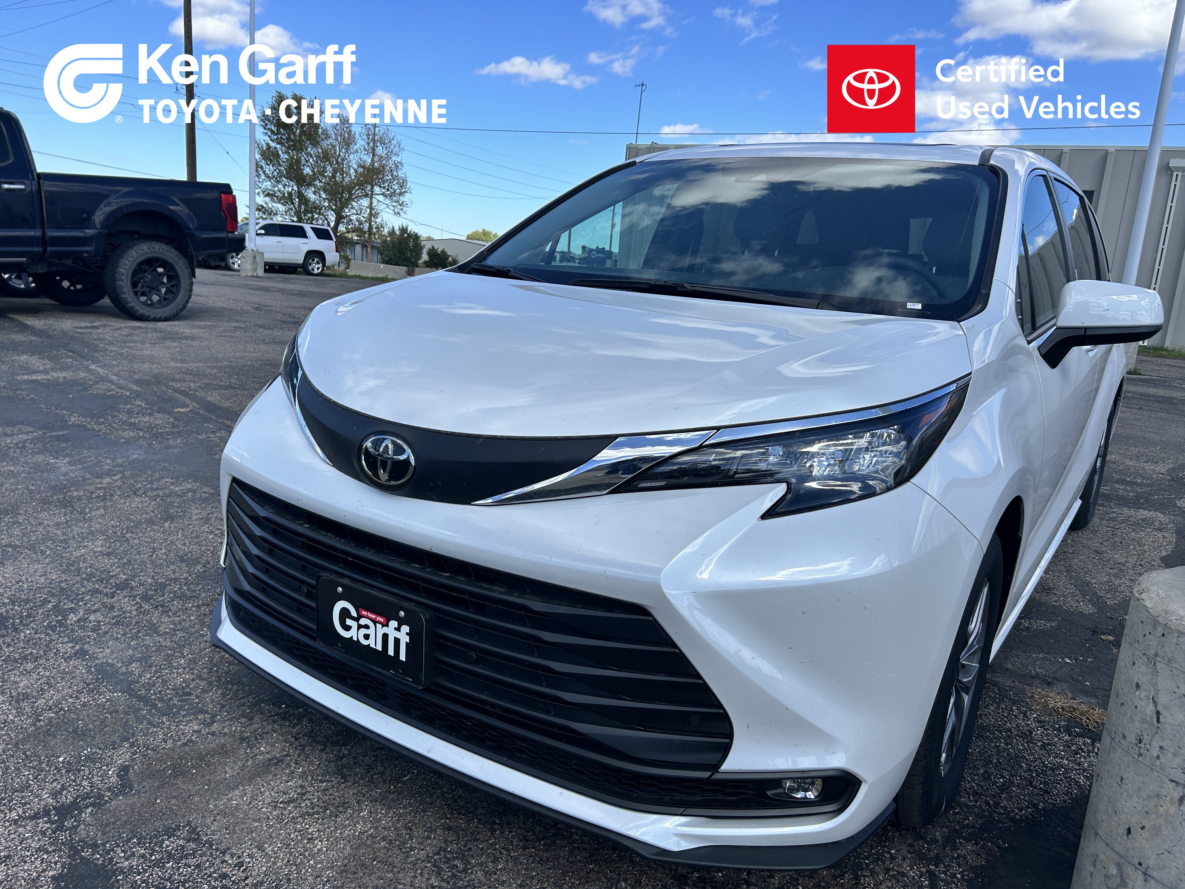 Certified 2026 Toyota Sienna XLE AWD/4WD image 1