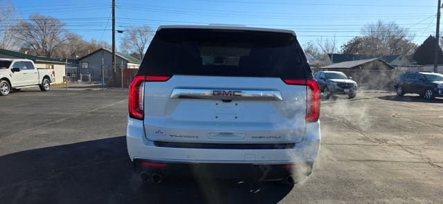 Used 2024 GMC Yukon Denali w/ Advanced Technology Package AWD/4WD image 5