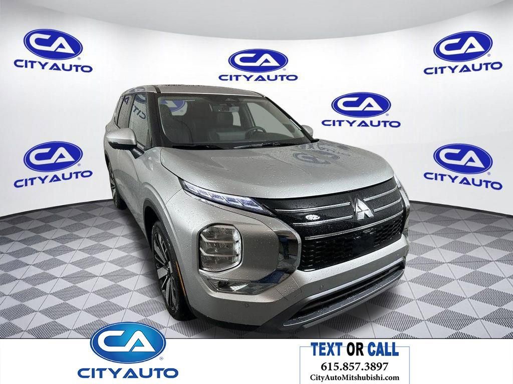 New 2025 Mitsubishi Outlander SE