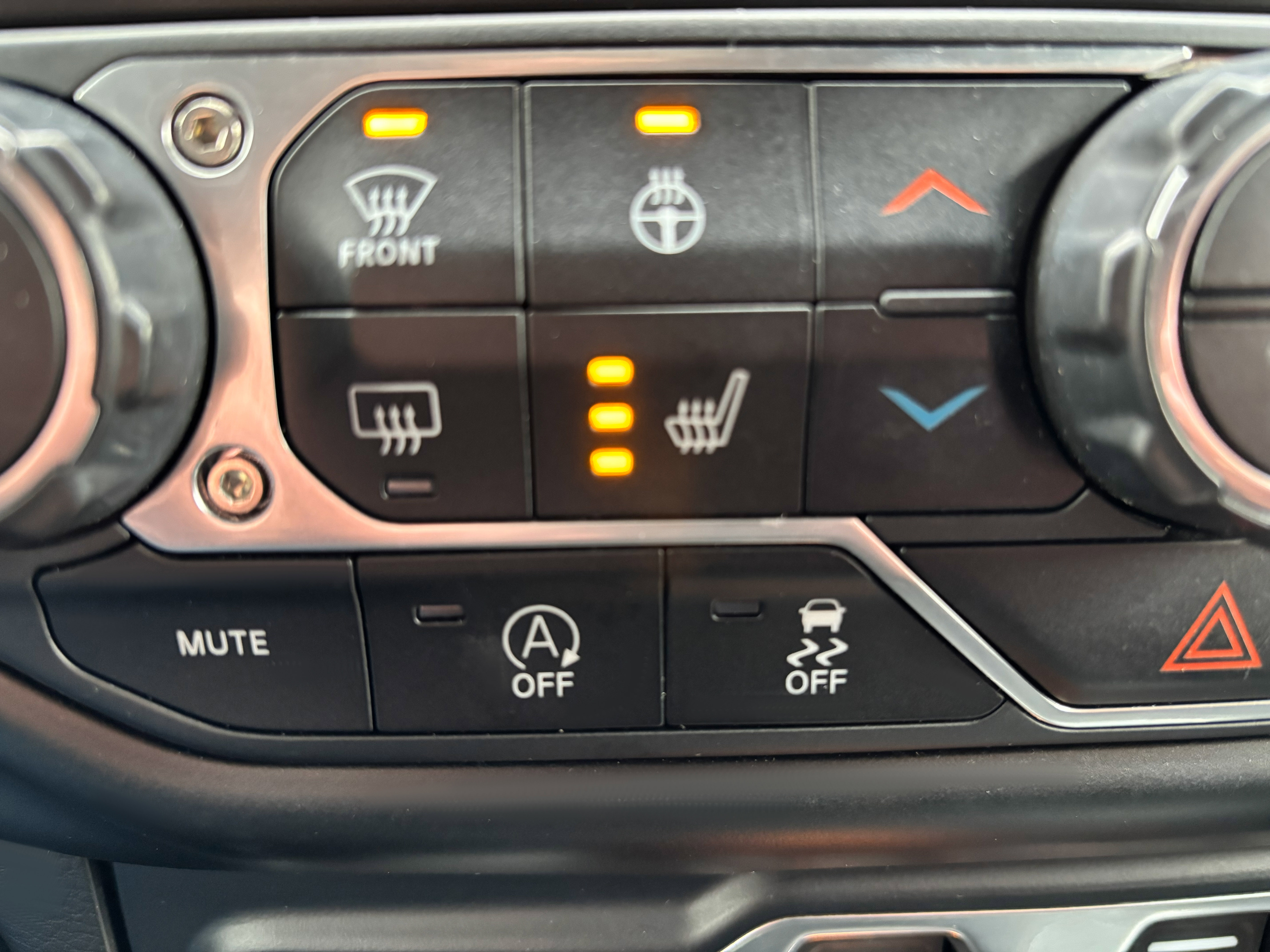 Used 2022 Jeep Wrangler Unlimited Sahara image 23