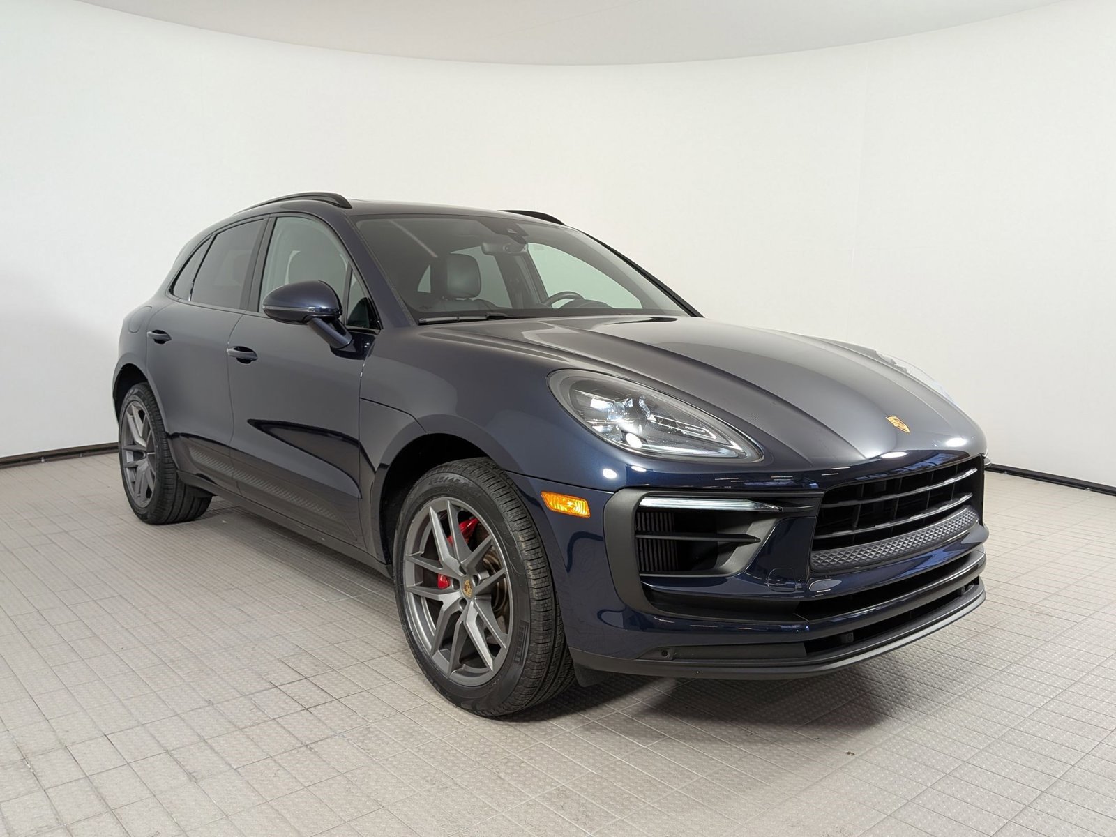 Certified 2022 Porsche Macan S AWD/4WD image 7