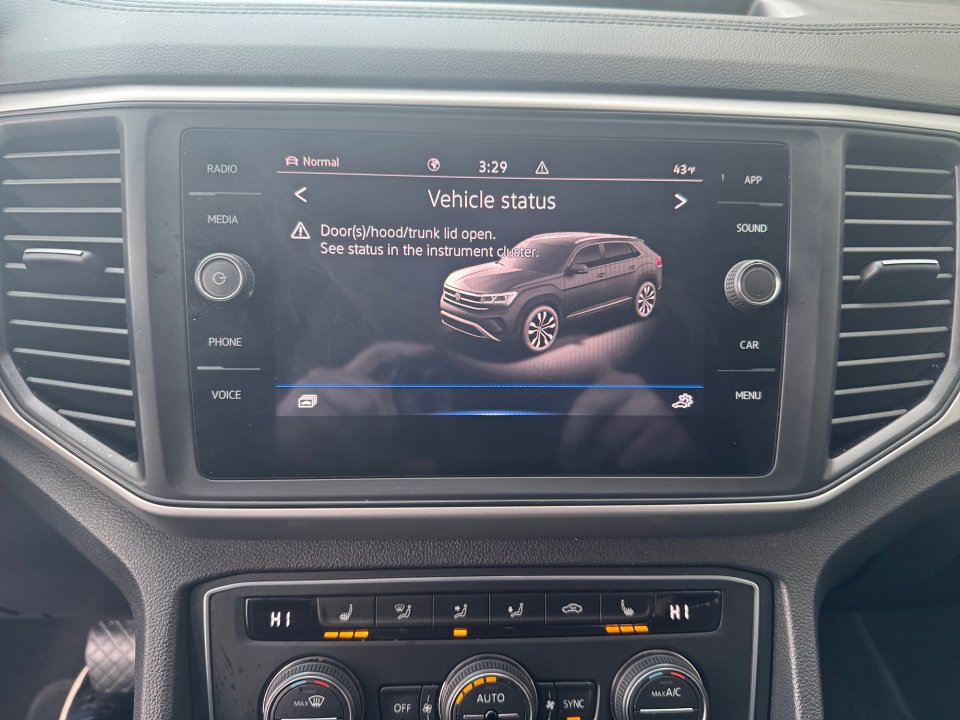 Used 2021 Volkswagen Atlas Cross Sport SE image 20