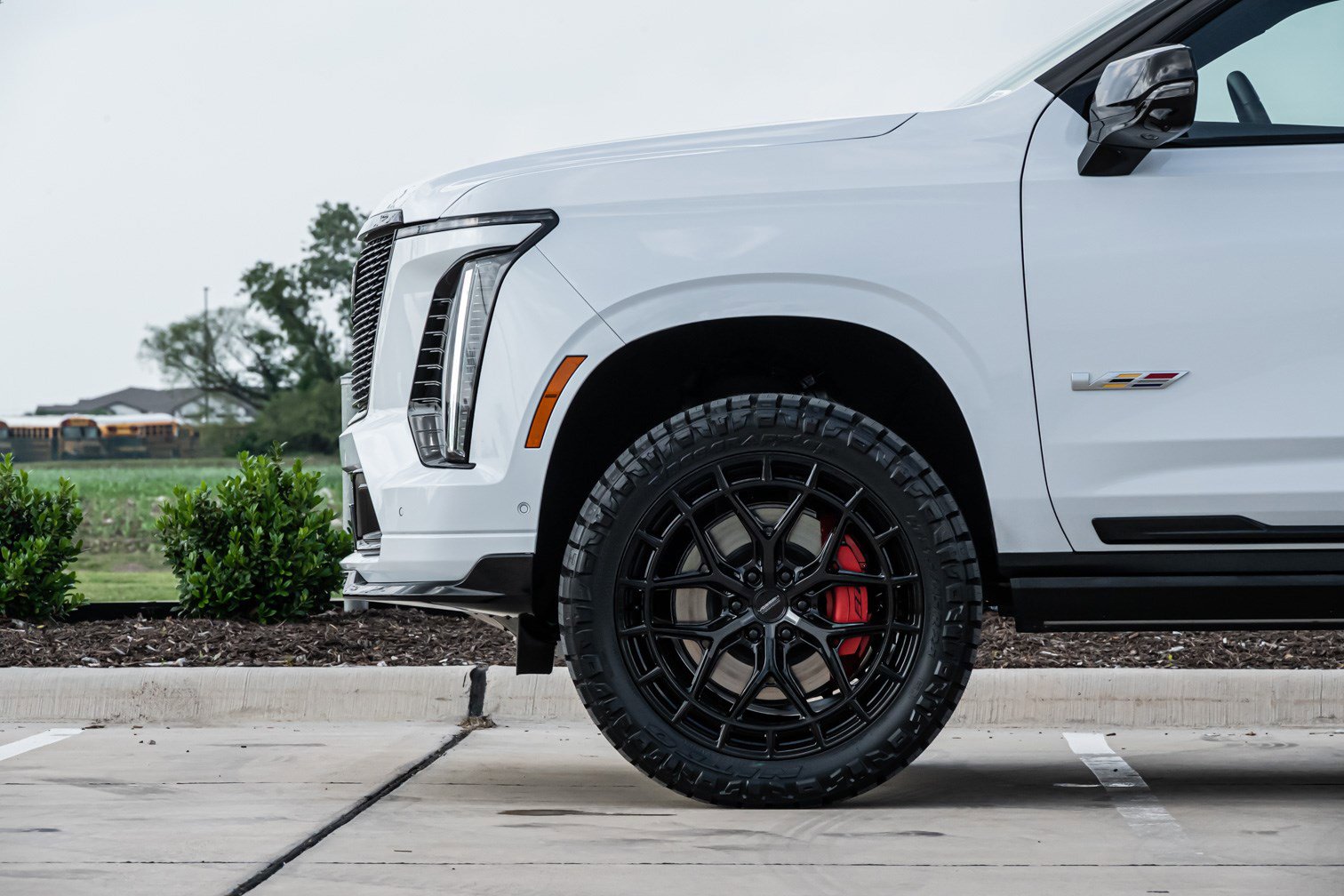 Used 2026 Cadillac Escalade V w/ LPO, ONYX Package AWD/4WD image 46