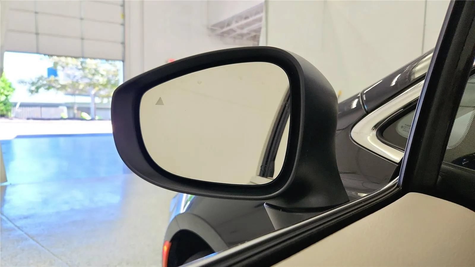 Used 2023 Chrysler Pacifica Touring-L FWD image 28