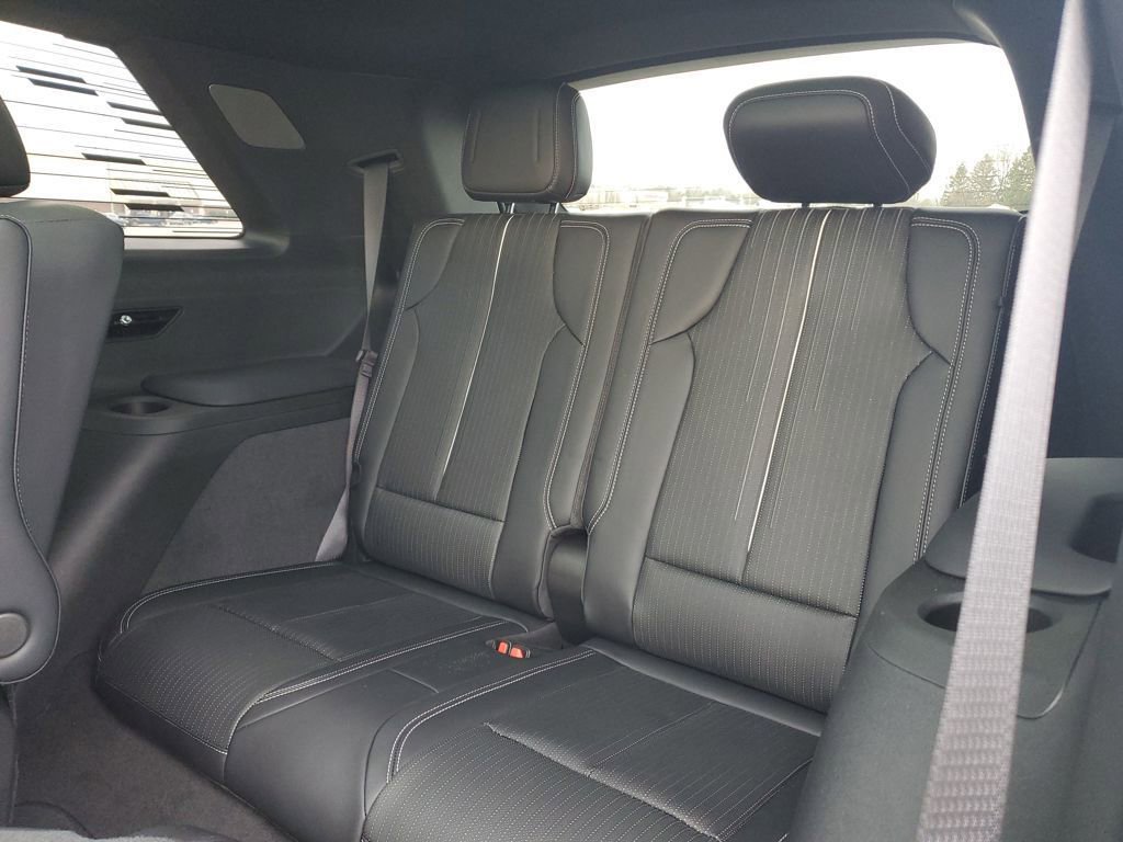 New 2026 Cadillac Vistiq Luxury image 25