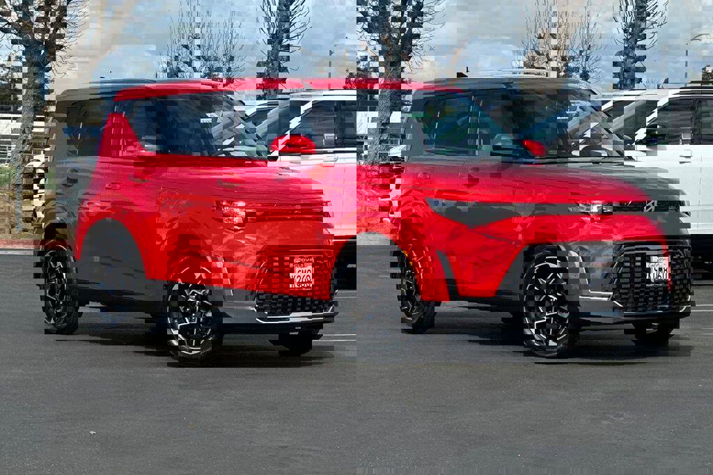 Used 2024 Kia Soul EX image 2