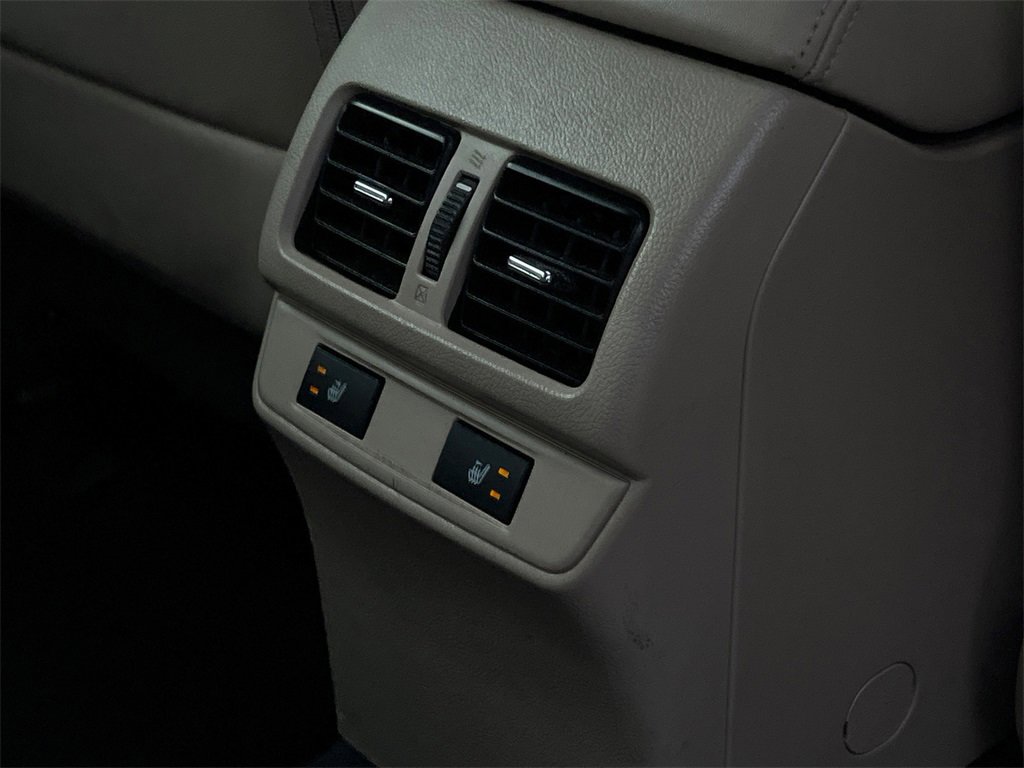 Used 2015 Subaru Outback 3.6R Limited image 13