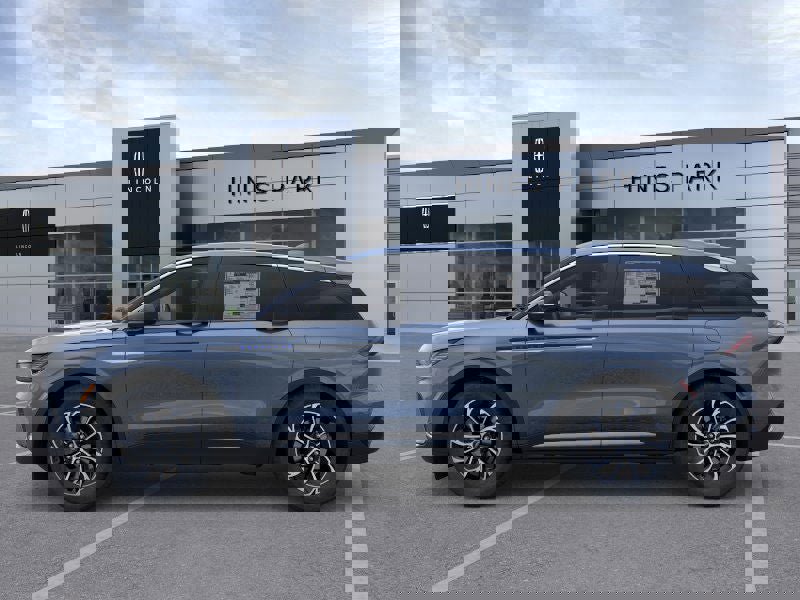 New 2026 Lincoln Nautilus Premier image 3