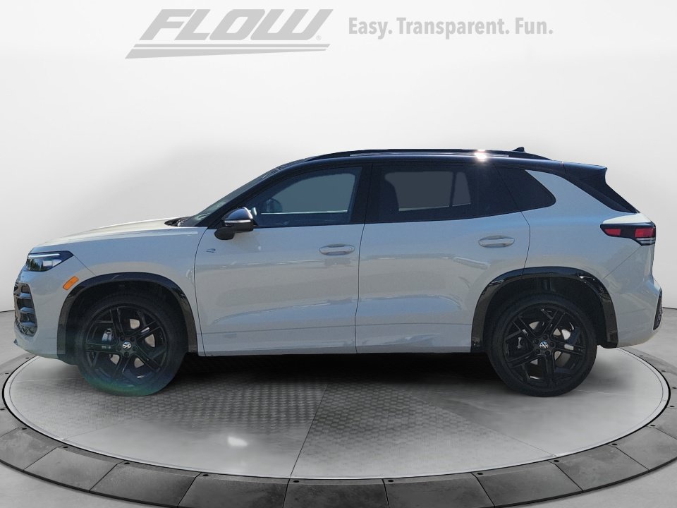 Certified 2026 Volkswagen Tiguan SE R-Line AWD/4WD image 5
