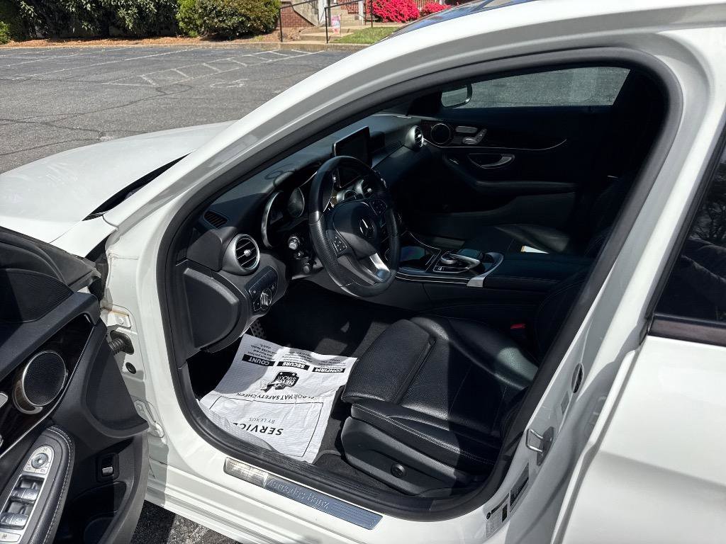 Used 2018 Mercedes-Benz C 300 4MATIC Sedan image 4