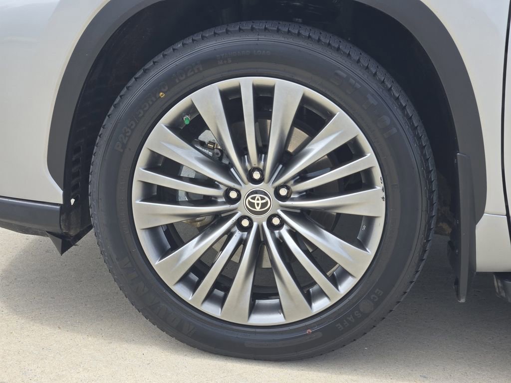 Used 2022 Toyota Highlander Platinum FWD image 14